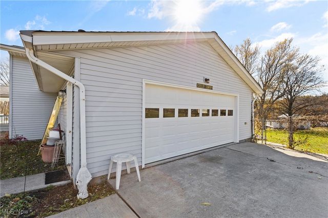 64643 Loomis Lane, Belmont, OH 43718