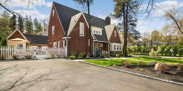 206 LAKEVIEW AVE, Leonia, NJ 07605