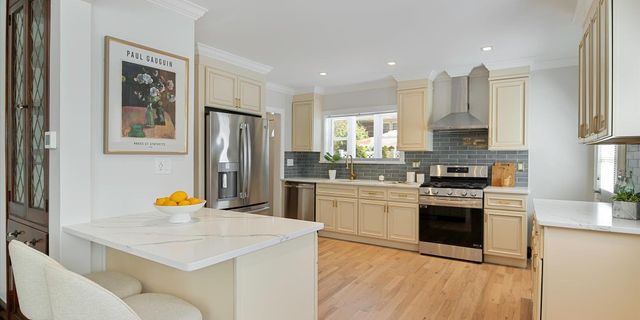 206 LAKEVIEW AVE, Leonia, NJ 07605