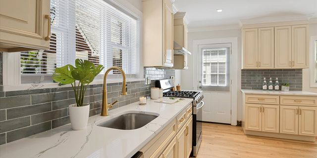 206 LAKEVIEW AVE, Leonia, NJ 07605