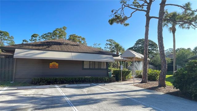 892 SUNRIDGE DRIVE 892, Sarasota, FL 34234