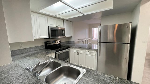 892 SUNRIDGE DRIVE 892, Sarasota, FL 34234