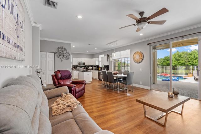 1095 Chenille Cir, Weston, FL 33327