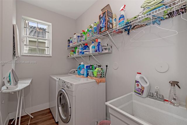 1095 Chenille Cir, Weston, FL 33327