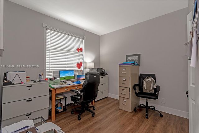 1095 Chenille Cir, Weston, FL 33327