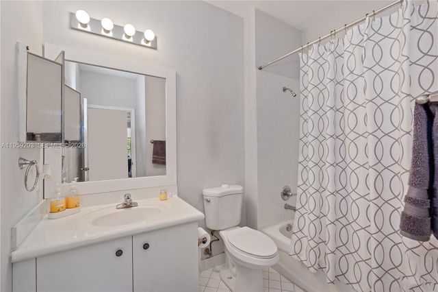 1095 Chenille Cir, Weston, FL 33327