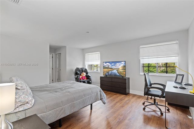 1095 Chenille Cir, Weston, FL 33327