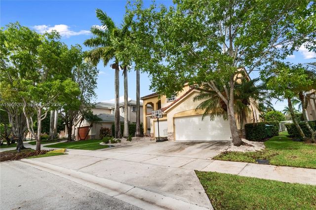 1095 Chenille Cir, Weston, FL 33327