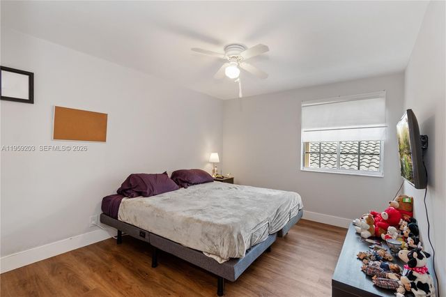 1095 Chenille Cir, Weston, FL 33327