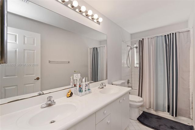 1095 Chenille Cir, Weston, FL 33327