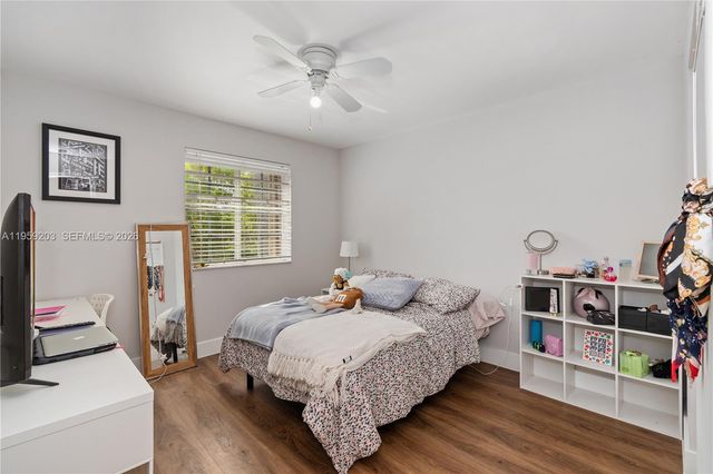 1095 Chenille Cir, Weston, FL 33327