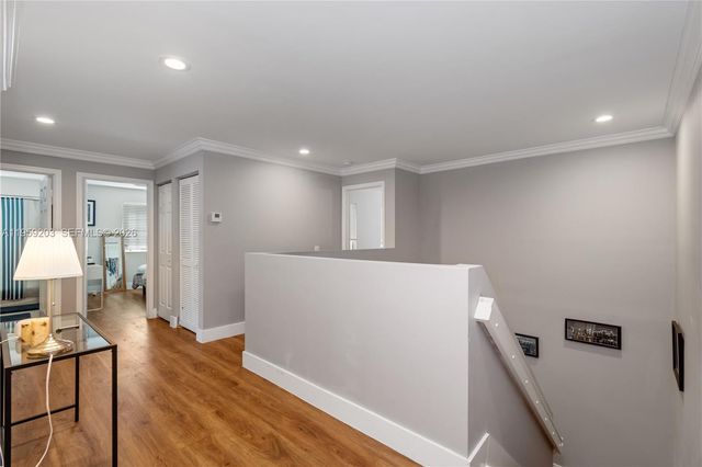 1095 Chenille Cir, Weston, FL 33327