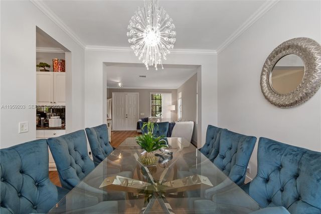 1095 Chenille Cir, Weston, FL 33327