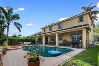 1095 Chenille Cir, Weston, FL 33327