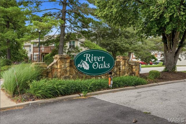 14255 Riverfront Drive, Florissant, MO 63034