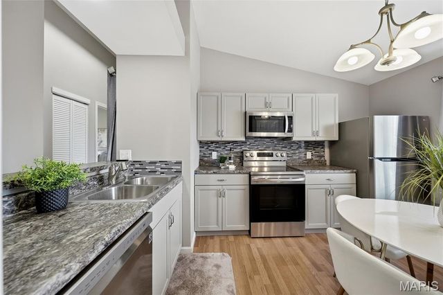 14255 Riverfront Drive, Florissant, MO 63034