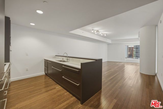 6250 Hollywood Boulevard 6B, Los Angeles, CA 90028