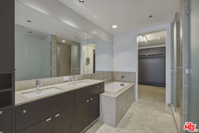 6250 Hollywood Boulevard 6B, Los Angeles, CA 90028