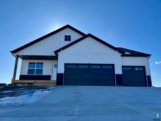 2205 E Bergen Cir Circle, Brandon, SD 57005