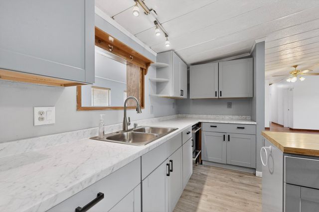 9 Tiger Road, Edgewood, NM 87015