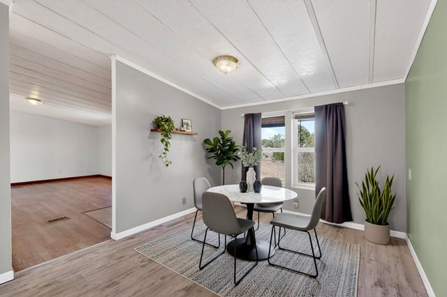 9 Tiger Road, Edgewood, NM 87015