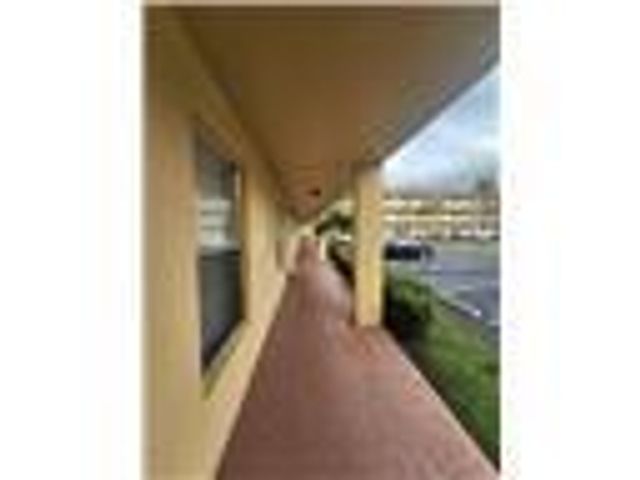 5851 NW 62nd Avenue 105, Tamarac, FL 33319