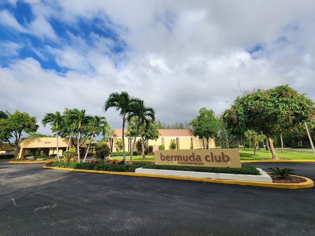 5851 NW 62nd Avenue 105, Tamarac, FL 33319