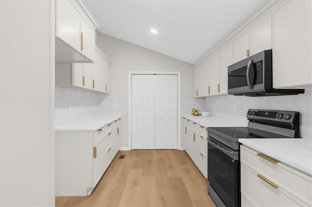 1661 Oak Ridge Circle SW, Stone Mountain, GA 30087