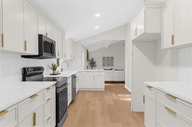 1661 Oak Ridge Circle SW, Stone Mountain, GA 30087
