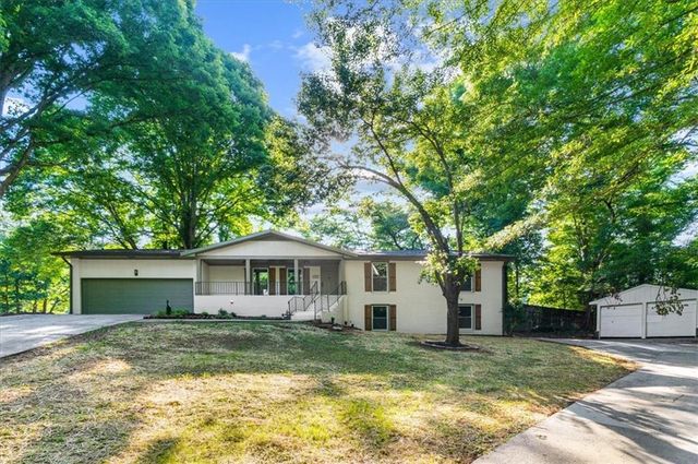 1661 Oak Ridge Circle SW, Stone Mountain, GA 30087