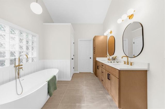 1661 Oak Ridge Circle SW, Stone Mountain, GA 30087