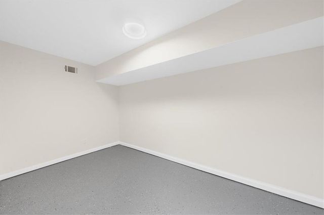 1661 Oak Ridge Circle SW, Stone Mountain, GA 30087