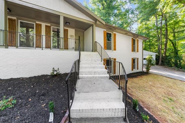 1661 Oak Ridge Circle SW, Stone Mountain, GA 30087