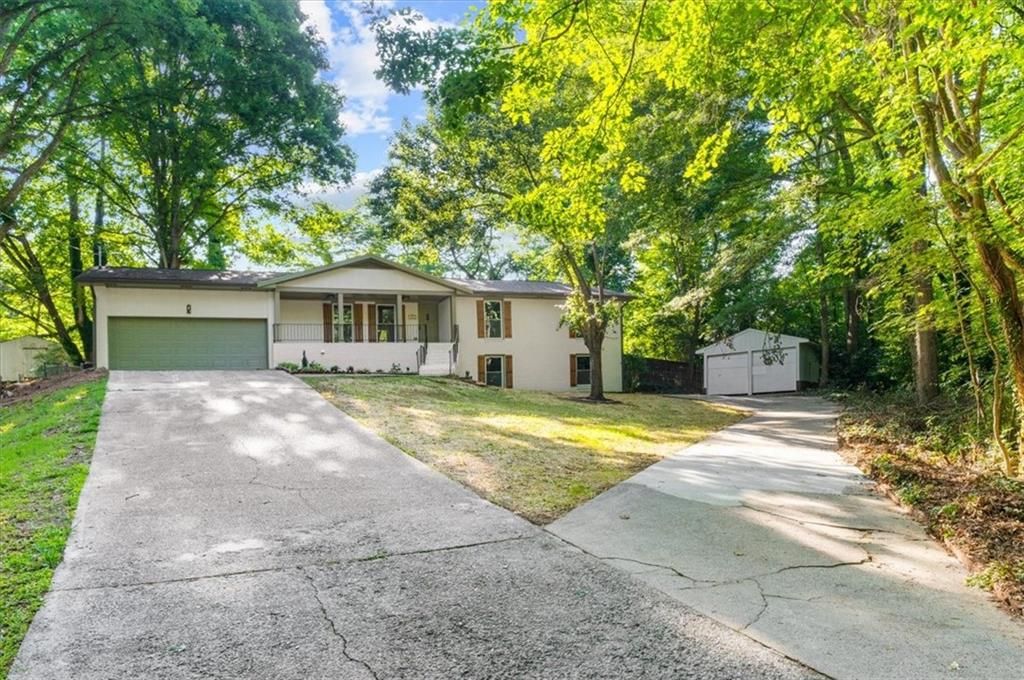 1661 Oak Ridge Circle SW, Stone Mountain, GA 30087