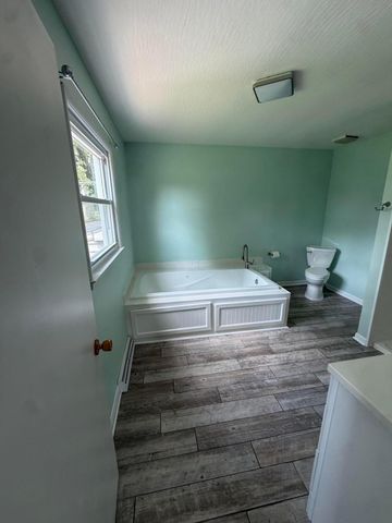 3228 Meadowbrook Drive NE, Lancaster, OH 43130