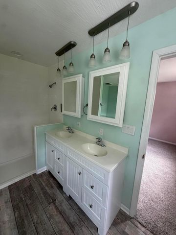 3228 Meadowbrook Drive NE, Lancaster, OH 43130