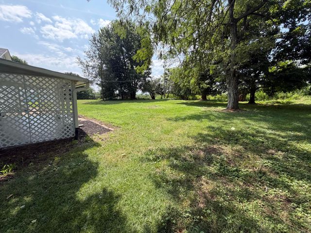 3228 Meadowbrook Drive NE, Lancaster, OH 43130