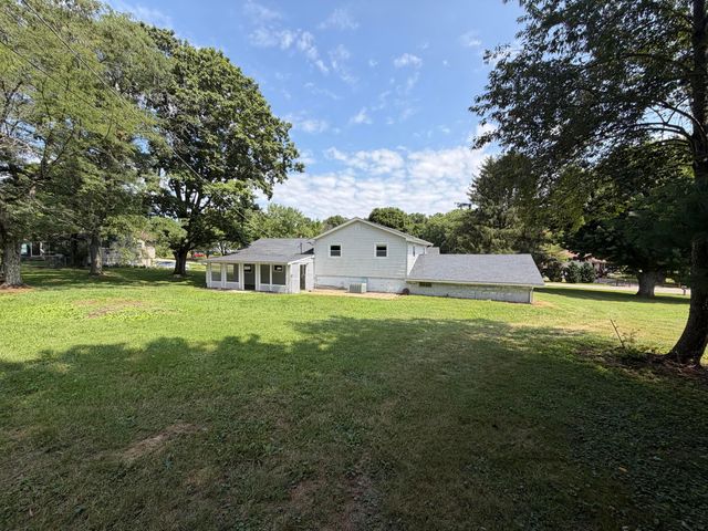 3228 Meadowbrook Drive NE, Lancaster, OH 43130