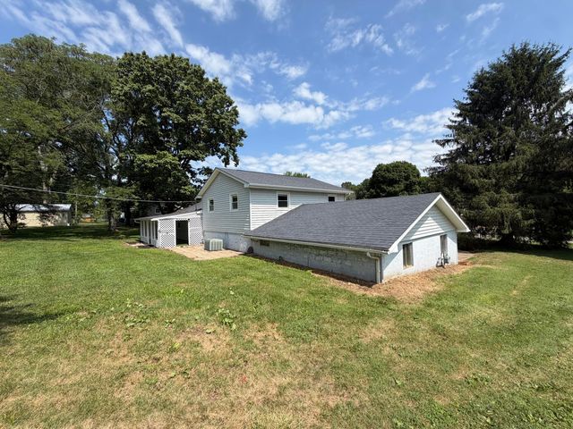 3228 Meadowbrook Drive NE, Lancaster, OH 43130