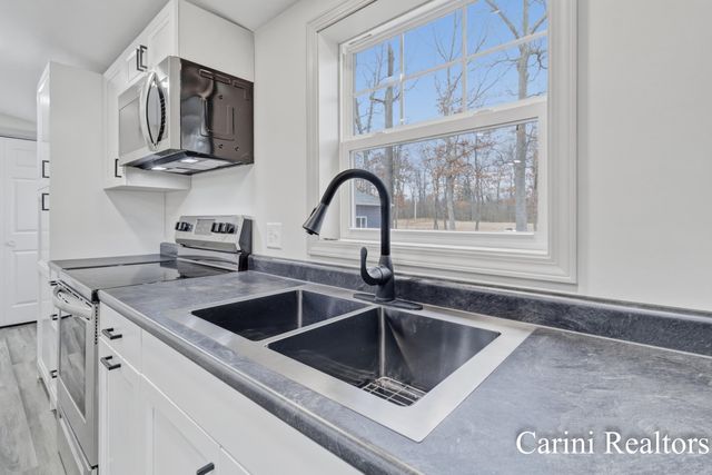 5324 Nadeau Drive, Lee Twp, MI 49450