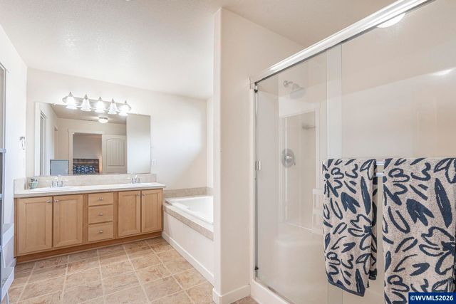 1018 Taurus Lp NE, Keizer, OR 97303