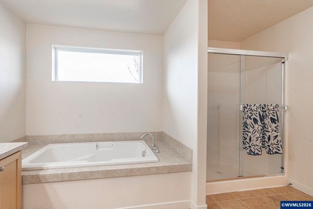 1018 Taurus Lp NE, Keizer, OR 97303