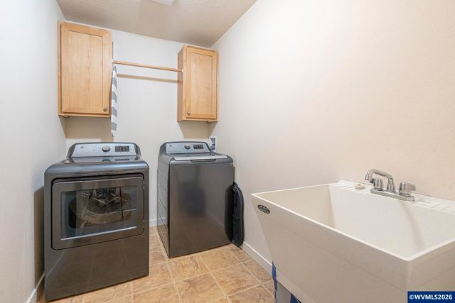 1018 Taurus Lp NE, Keizer, OR 97303