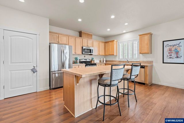 1018 Taurus Lp NE, Keizer, OR 97303