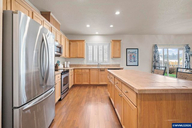 1018 Taurus Lp NE, Keizer, OR 97303