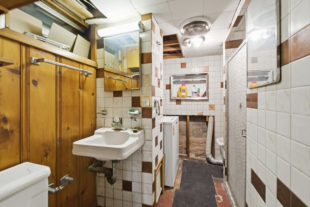 45 Lowell St, Woburn, MA 01801