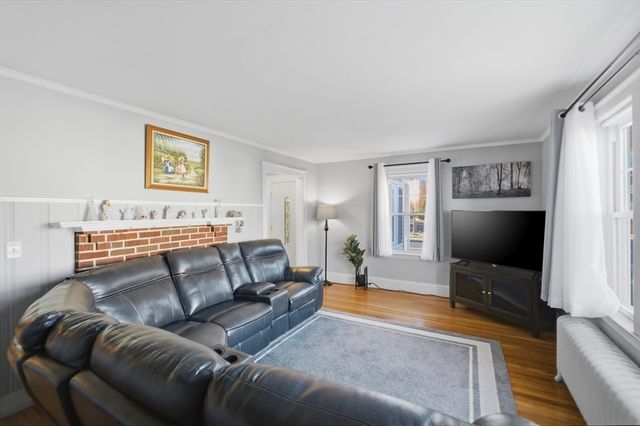 45 Lowell St, Woburn, MA 01801