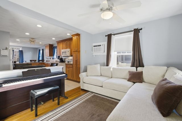 45 Lowell St, Woburn, MA 01801