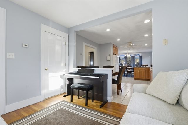 45 Lowell St, Woburn, MA 01801