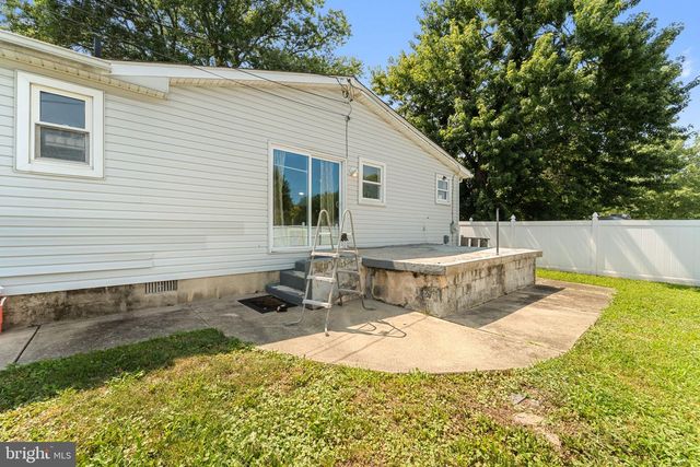640 E PRESTON AVE, Somerdale, NJ 08083